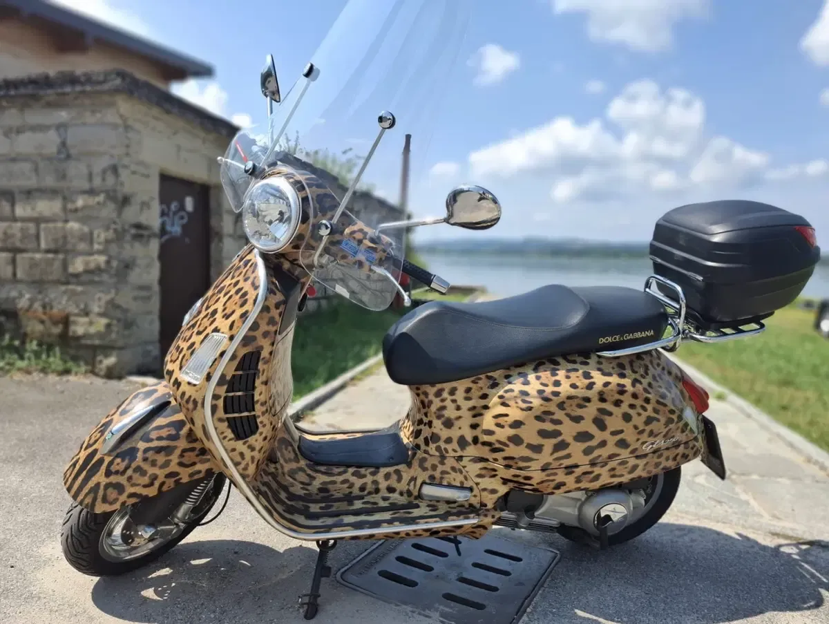 Vespa Стефано Габбана отправляется на аукцион: рекордная цена за икону итальянского стиля