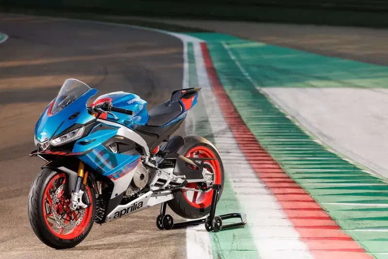 Aprilia и Moto Guzzi прибывают в Сестриере: бесплатные тест-драйвы на альпийских дорогах — фото 3