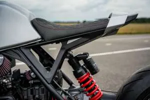 Эволюция легенды: Powerbrick Performance превращает BMW K1100RS в радикальный стритфайтер — фото 3