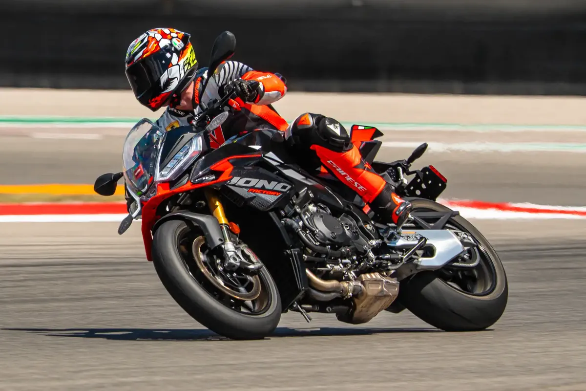 Обзор 2026 Aprilia Tuono V4 Factory 1100: 14 ключевых фактов