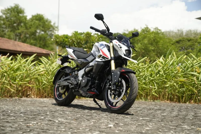 2026 Bajaj Pulsar NS400Z: больше не самый крупный в линейке Pulsar — фото 3