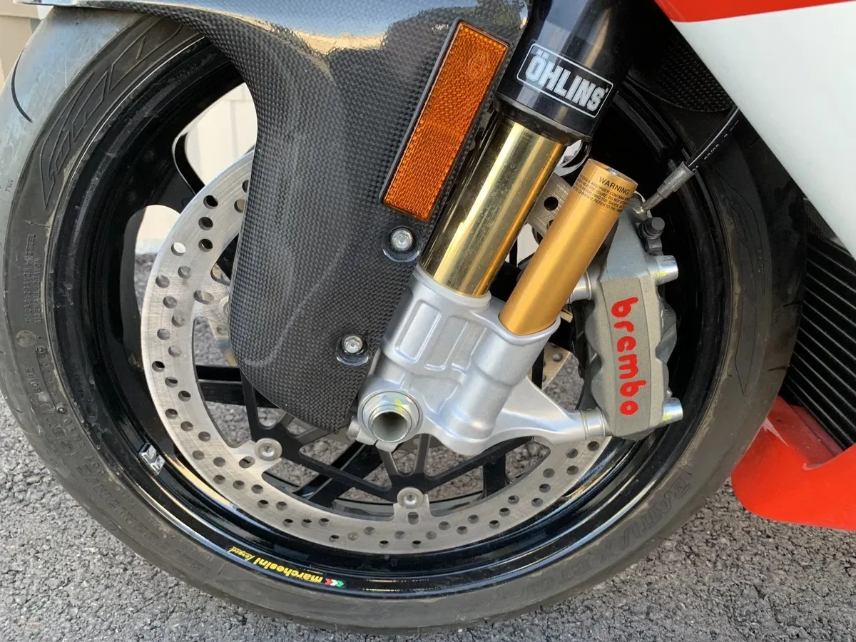 Ducati Desmosedici RR с пробегом «от дилера» выставлен на продажу на eBay — фото 2