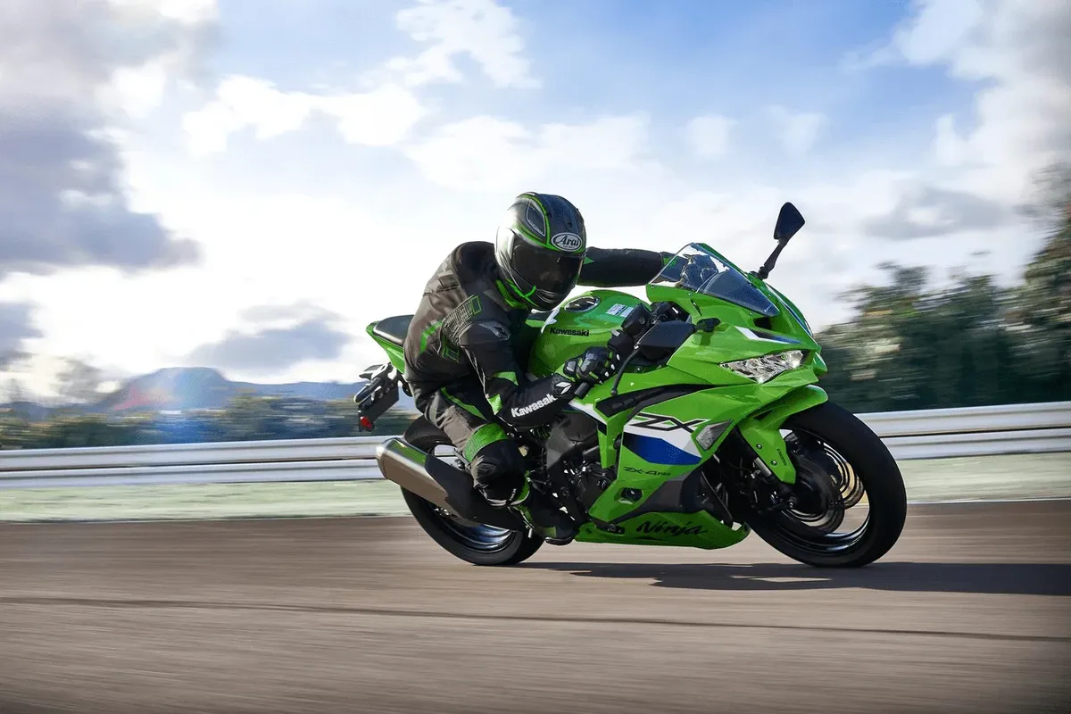 На Kawasaki Ninja ZX-4RR распространяется новое предложение по низкопроцентному финансированию — фото 2