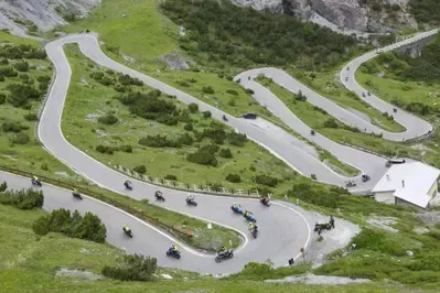Перекрытие перевалов для мотомероприятий — это понятно, но при чём здесь организованные туры? — фото 4
