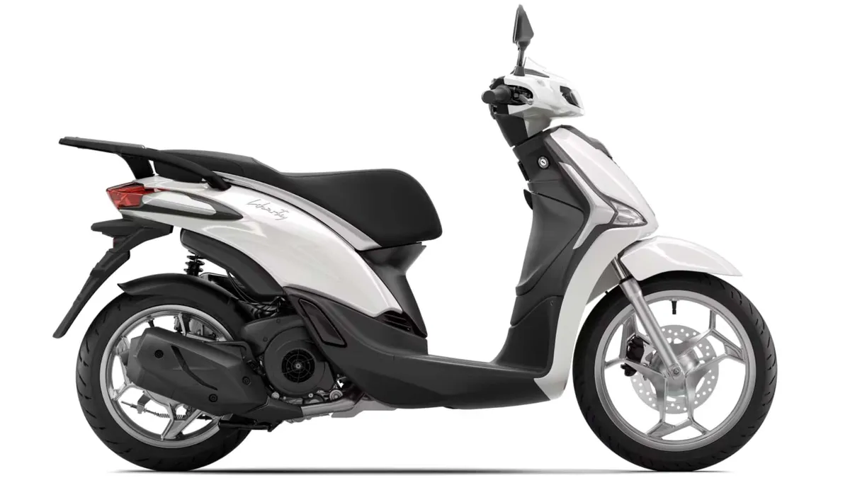 Внимание: Piaggio отзывает все скутеры Liberty 2026 года из-за неисправной фары — фото 4