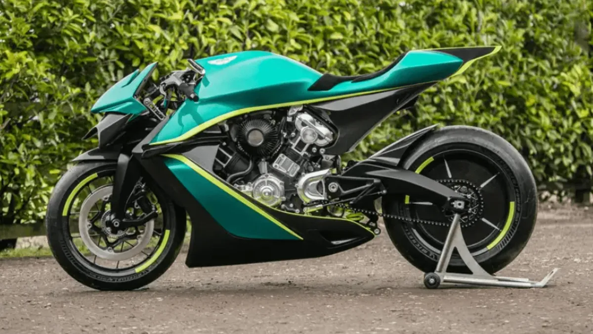 Aston Martin Brough Superior AMB 001 Pro звучит великолепно