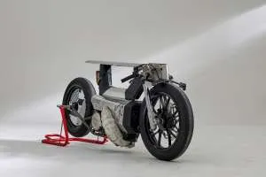 Хайпербайк на базе двигателя Honda CR250 от Тео Нисса