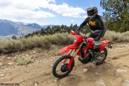 Битва японских дуал-спортов: Honda CRF450RL против обновленного Suzuki DR-Z4S — фото 2