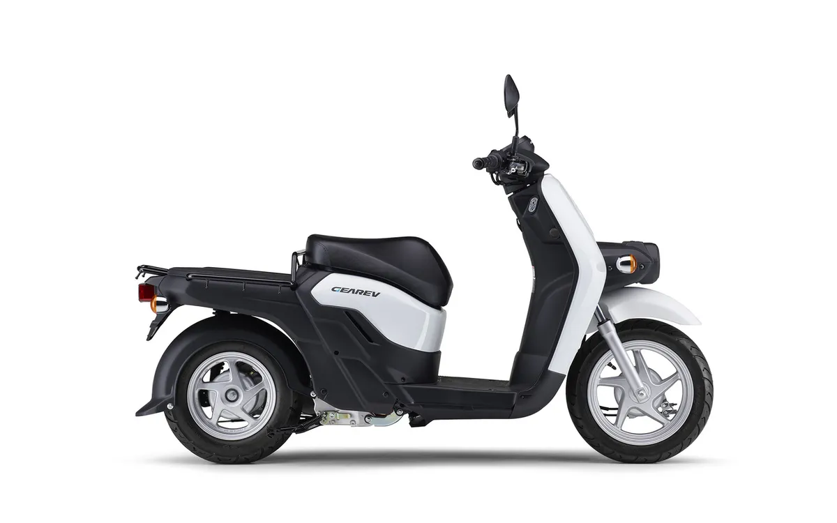 Yamaha выпустит электрический скутер Gear Rev для служб доставки 17 июля: запас хода до 100 км благодаря аккумуляторам Honda — фото 4