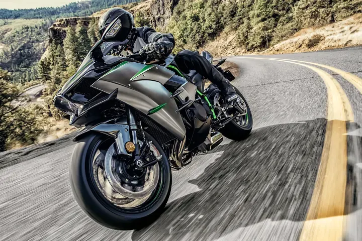 Новая, менее мощная Kawasaki Ninja H2 выйдет в 2027 году — фото 2