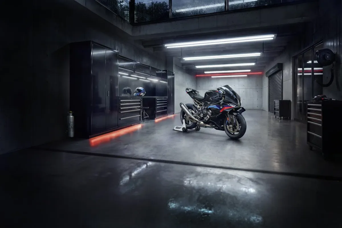 BMW M1000 RR получит раму M Motorsport третьего поколения в рамках обновлений 2027 года — фото 3
