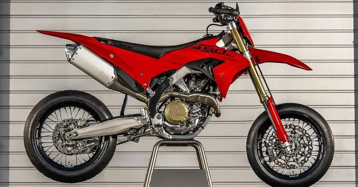 Ducati Desmo450 SM — новый гоночный супермотард из Болоньи