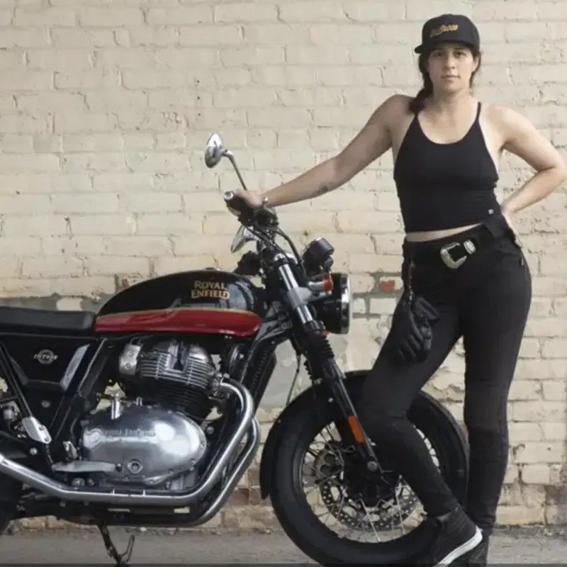 Royal Enfield Interceptor 650 в стиле Brat Bobber: хромированные детали и XL-колеса — фото 4