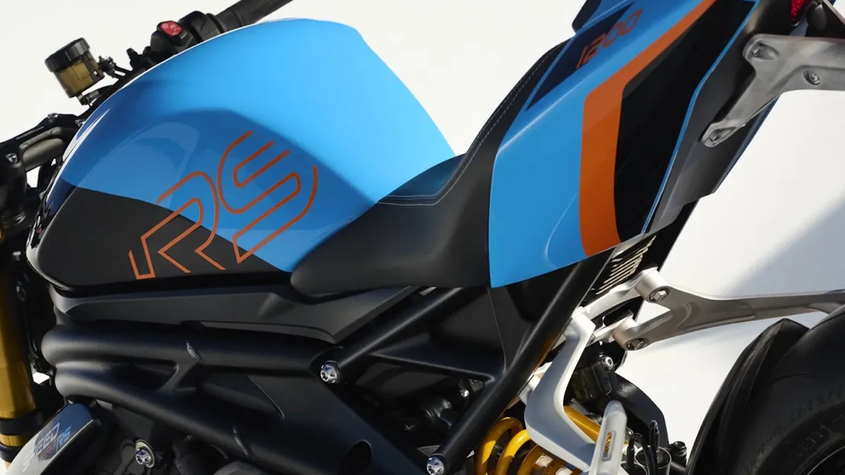 Triumph представила обновленные цветовые решения для линеек Tiger Sport 800, Speed Triple 1200 RS и Rocket 3 на 2027 год
