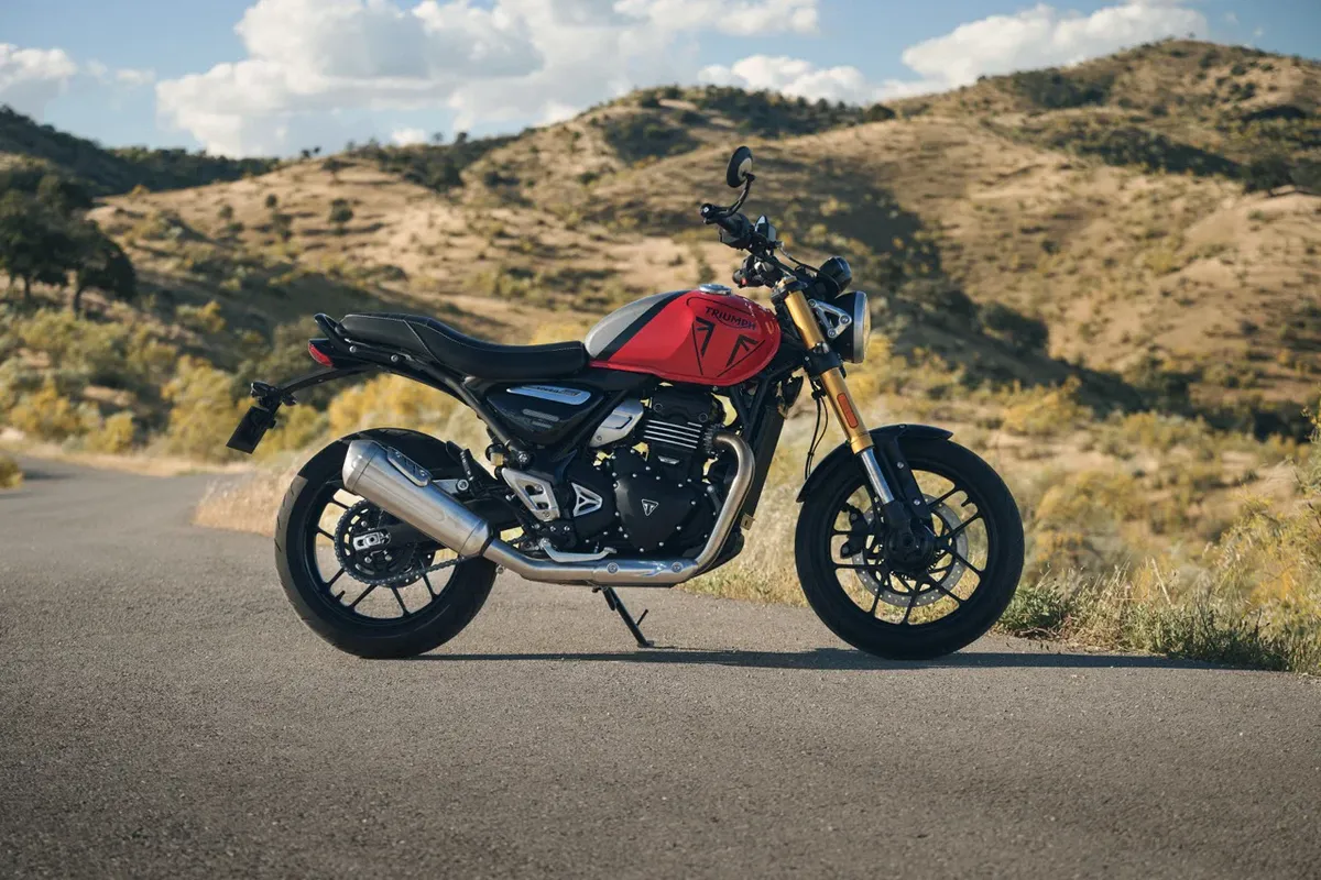 Triumph представила обновленные цветовые решения для линеек Tiger Sport 800, Speed Triple 1200 RS и Rocket 3 на 2027 год — фото 4