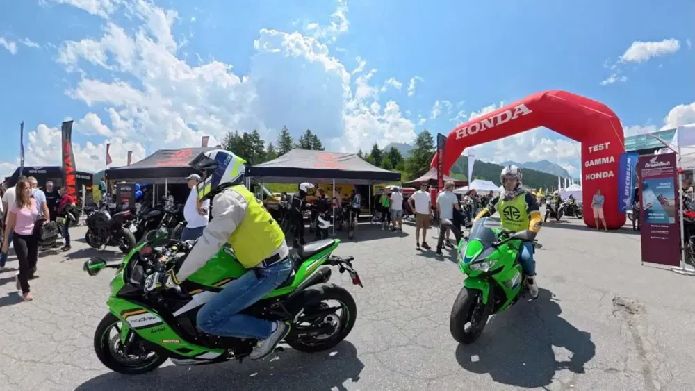 Рекорд на 8-м Adventour Fest в Сестриере: более 3000 тест-драйвов! — фото 2