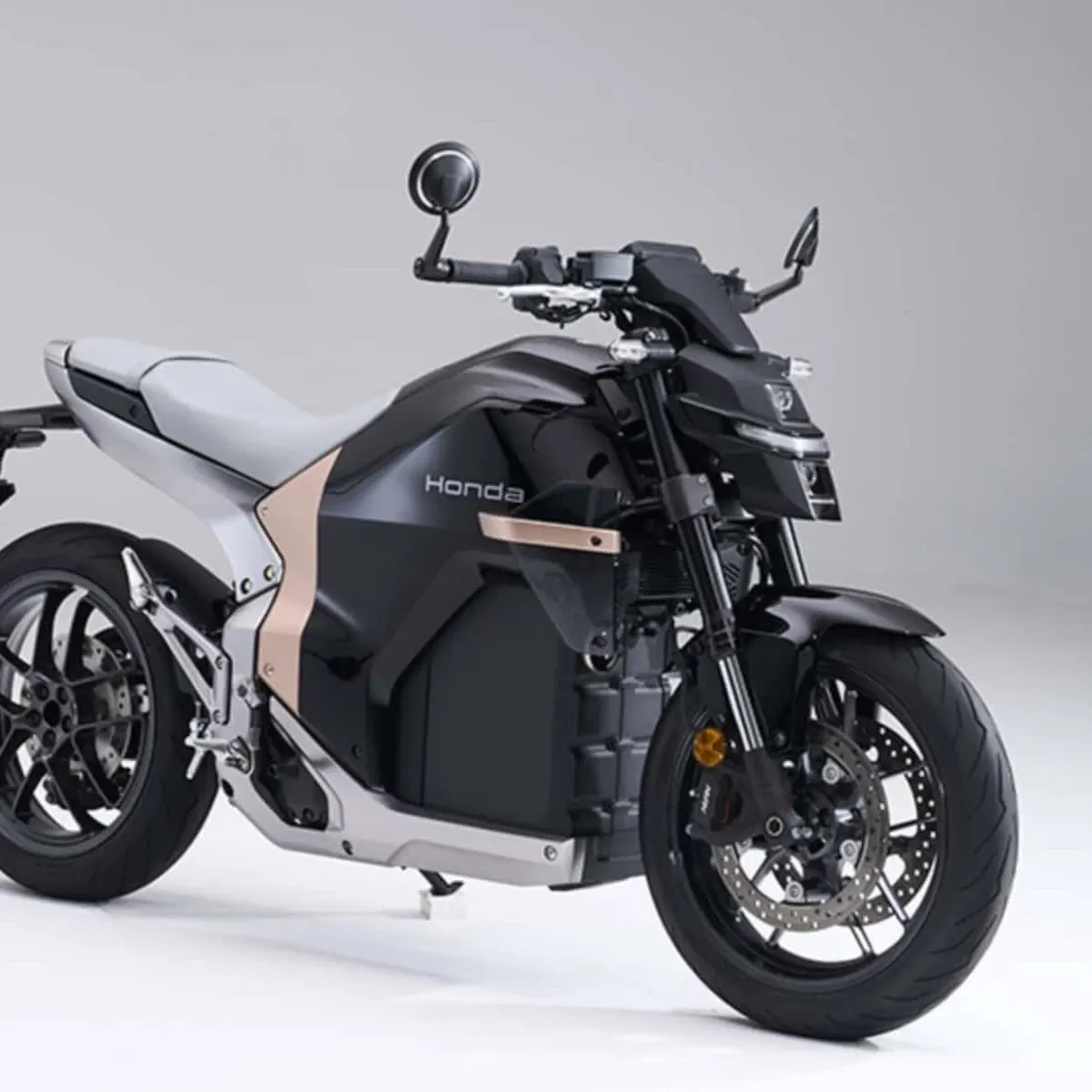 Первый электромотоцикл Honda уже здесь, но он страдает от той же проблемы, что и все остальные дорожные электробайки — фото 3