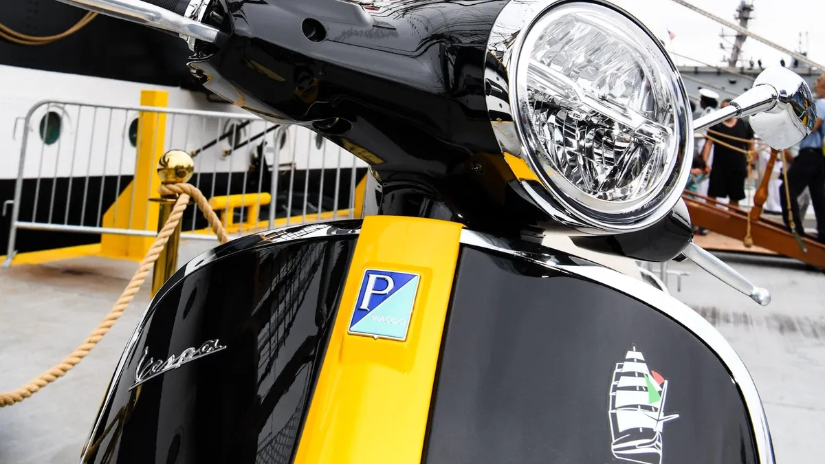 Две итальянские иконы встречаются в Нью-Йорке: Vespa представила спецверсию Amerigo Vespucci