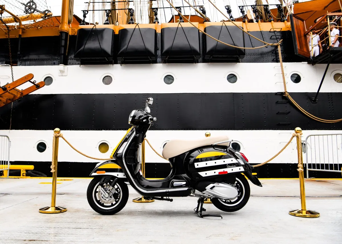 Две итальянские иконы встречаются в Нью-Йорке: Vespa представила спецверсию Amerigo Vespucci — фото 2