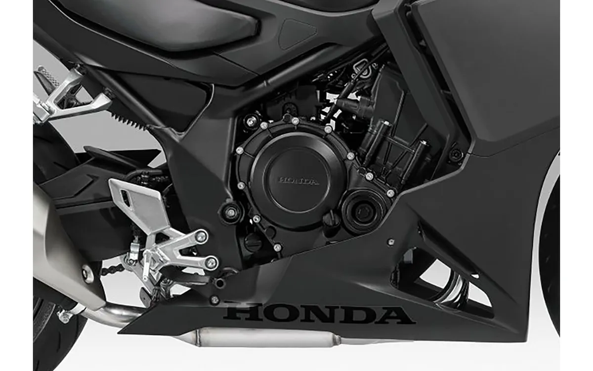 Футуристичный дизайн и рядная четверка: Honda CBR400R FOUR выйдет на рынок 18 сентября по цене 1 199 000 иен — фото 2