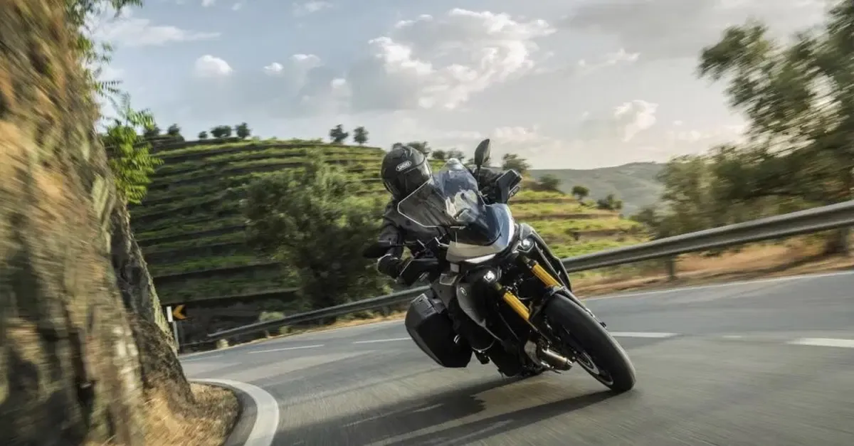Линейка Yamaha на альпийских перевалах