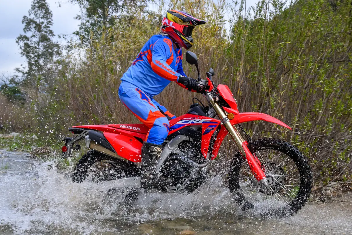 Обзор шин Pirelli Scorpion XC Mid Hard: ориентированы на бездорожье, но разрешены для дорог общего пользования