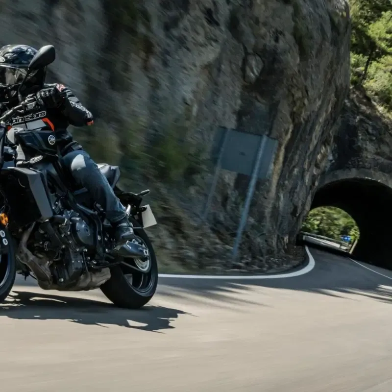 Yamaha Spirit of Challenge 2026: гонщики и журналисты соревнуются на MT-09 Y-AMT в Варано-де-Мелегари — фото 4
