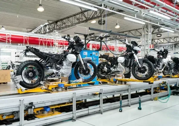 Первые фотографии новой фабрики Moto Guzzi в Манделло-дель-Ларио — фото 4