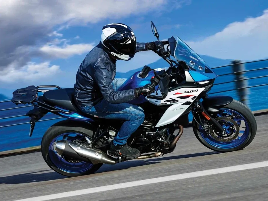 Представлен новый Suzuki SV-7GX: маневренный спорт-турист для рынка США — фото 2