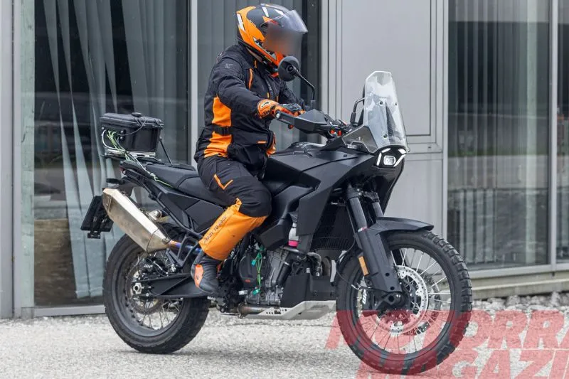 Представили следующее поколение KTM 790 Adventure: мотоцикл замечен на испытаниях за рубежом — фото 2