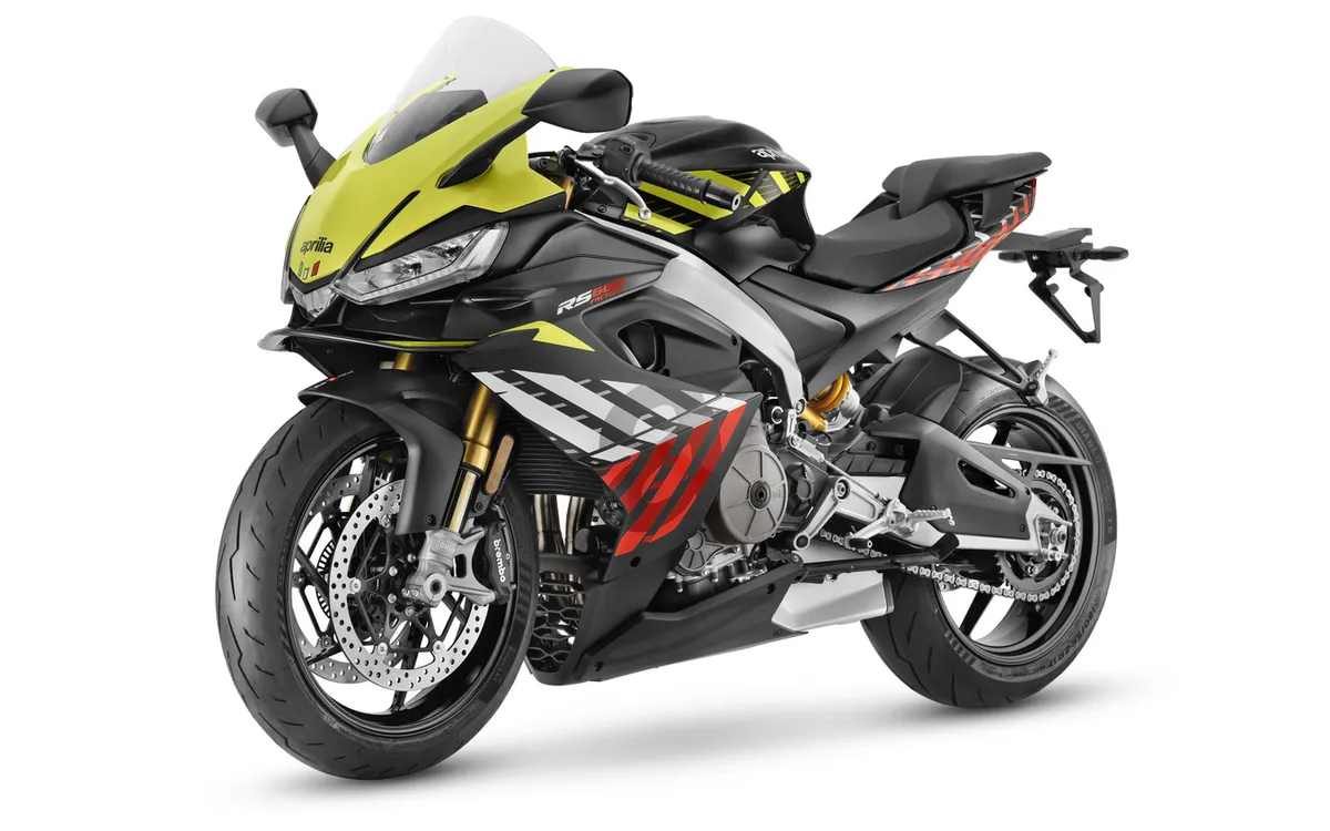 Представлена лимитированная версия Aprilia RS 660 Factory с винглетами и увеличенной мощностью до 105 л.с. по цене 1,98 млн иен