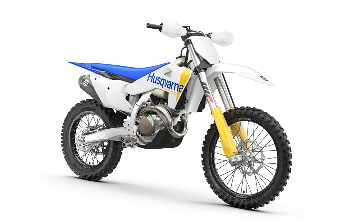 Husqvarna представила три модели кросс-кантри 2027 года с новым дизайном — фото 2