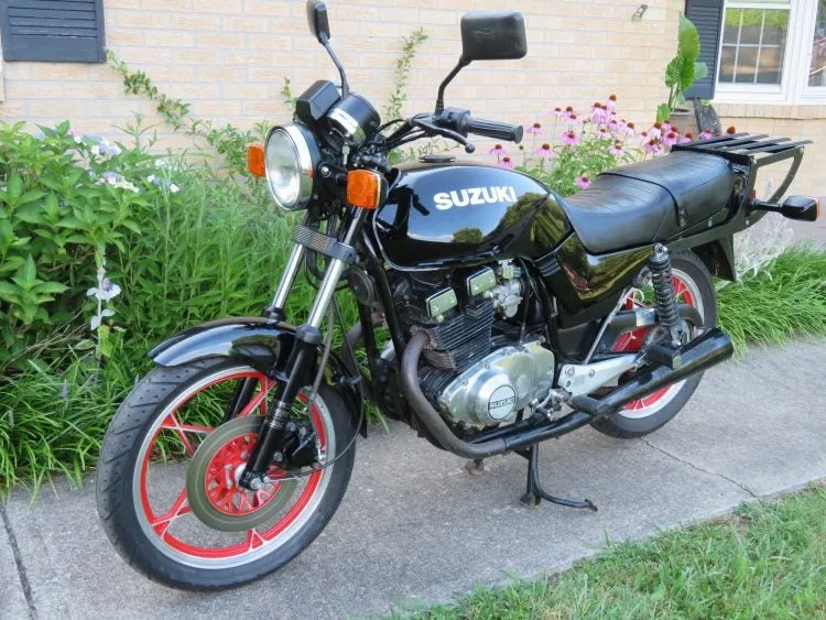 Suzuki GS450E 1983 года: тюнинг для фанатов малокубатурной техники — фото 3
