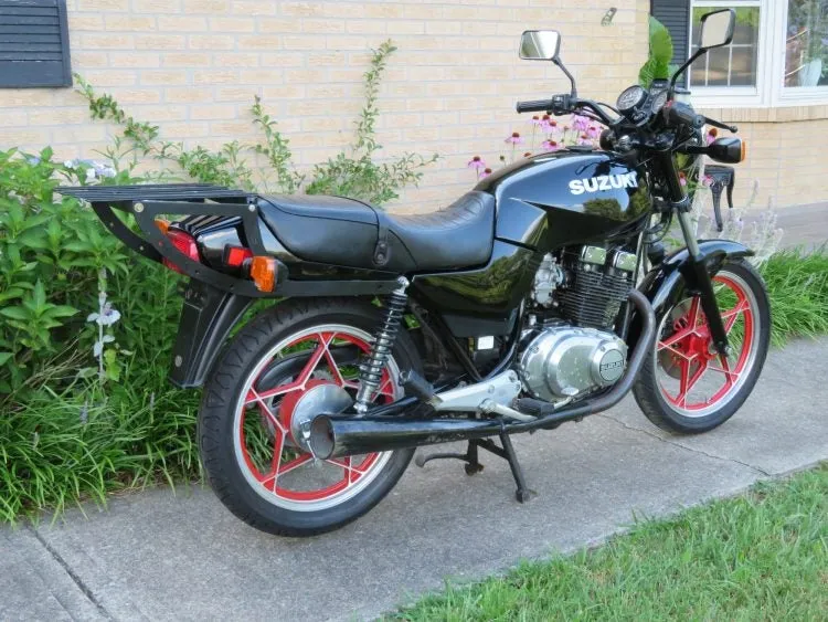 Suzuki GS450E 1983 года: тюнинг для фанатов малокубатурной техники — фото 4