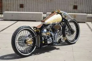 Награжденный титулами Harley-Davidson Softail от Lord Drake Kustoms — фото 2