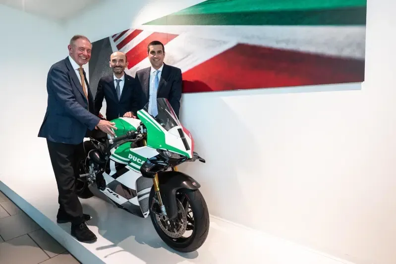 Мотоциклы из Италии. Ducati. Оставим в покое Volkswagen. Клаудио Доменикали: «Любитель Ducati — один из главных акционеров компании» — фото 2