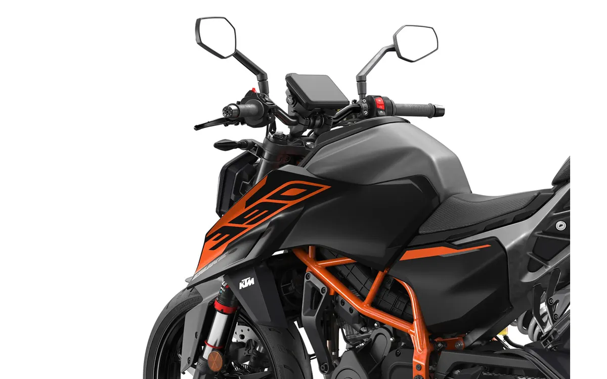 Выход модели 2026 года KTM 390 DUKE: тормозная система WP собственной разработки и 5-дюймовый TFT-дисплей по цене 829 000 иен — фото 3
