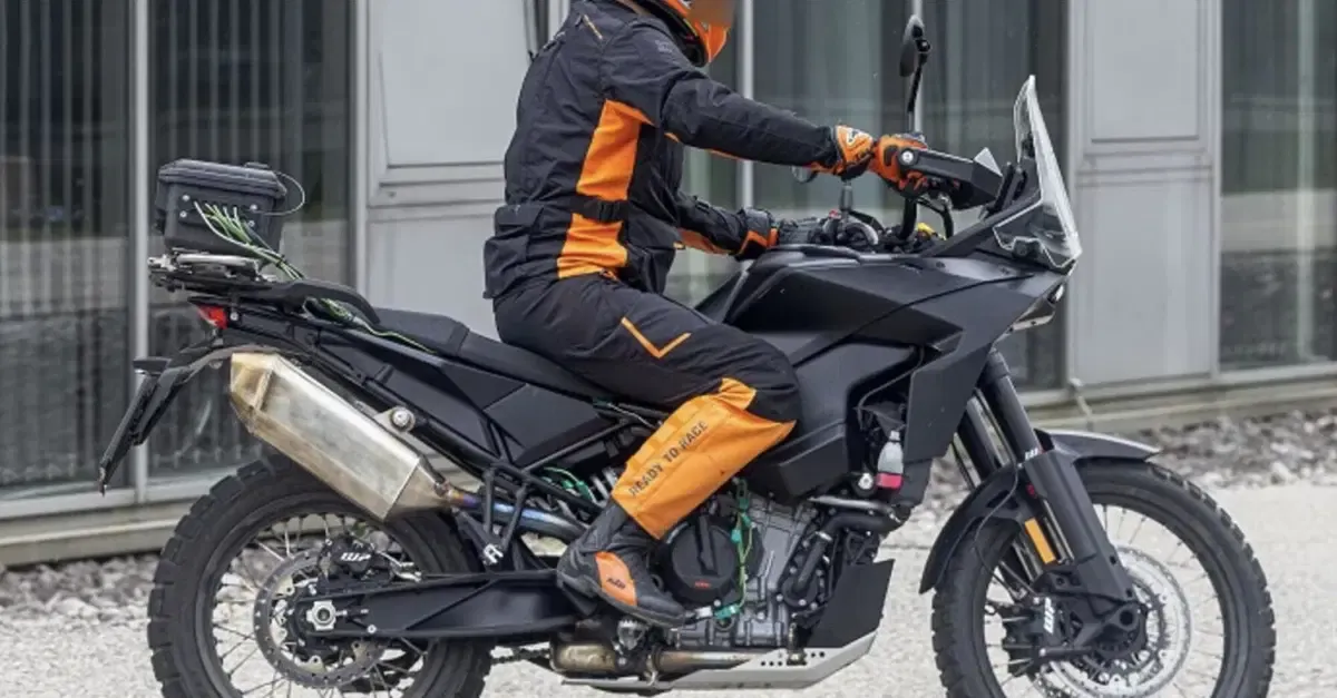 KTM 790 Adventure: прощай, необычный бак, привет новый дизайн в стиле Dakar