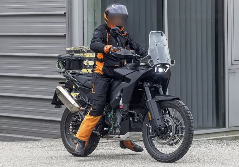 KTM 790 Adventure: прощай, необычный бак, привет новый дизайн в стиле Dakar — фото 3