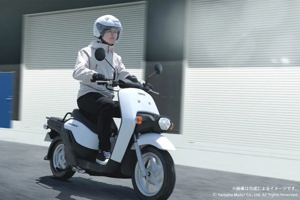 Yamaha запускает в Японии бизнес-скутер со сменными аккумуляторами — фото 2