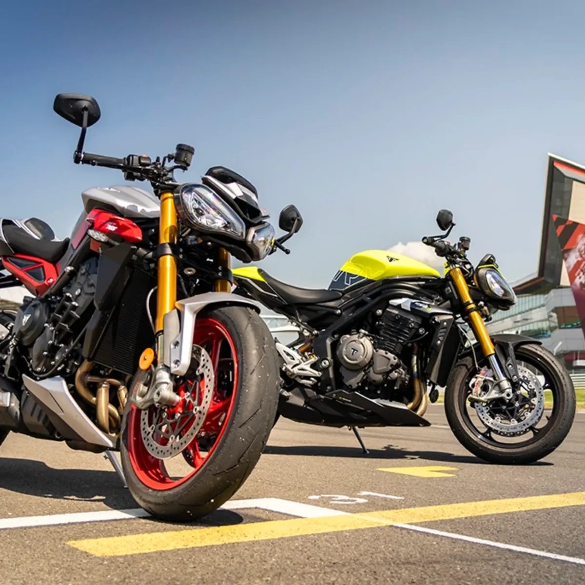 Triumph демонстрирует возможности своих мотоциклов на трек-днях в Сильверстоуне силами экспертов, а не широкой публики — фото 3