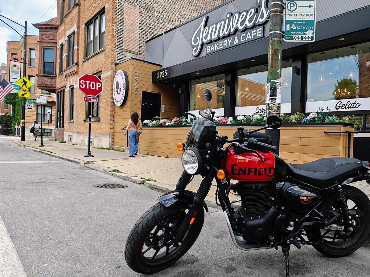 Royal Enfield продала более четверти миллиона мотоциклов всего за последние 3 месяца — фото 2