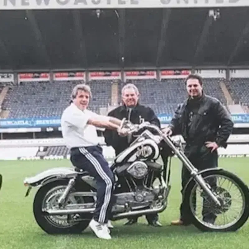 Прощание с Кевином Киганом: его Harley-Davidson из «Ньюкасла» продан на благотворительном аукционе за 35 000 фунтов стерлингов — фото 3