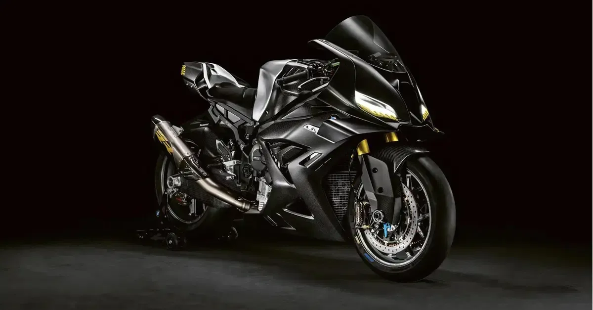 Новая BMW S 1000 RR: появились патенты и первые данные о баварской супербайке