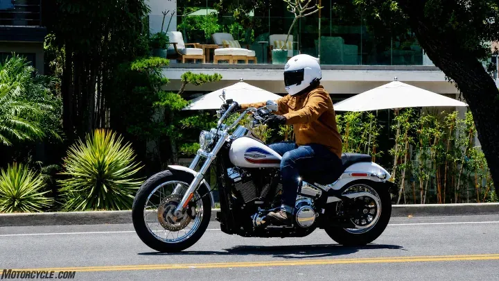 Почему новые Super Glide и Deadwood от Harley-Davidson имеют значение — фото 4