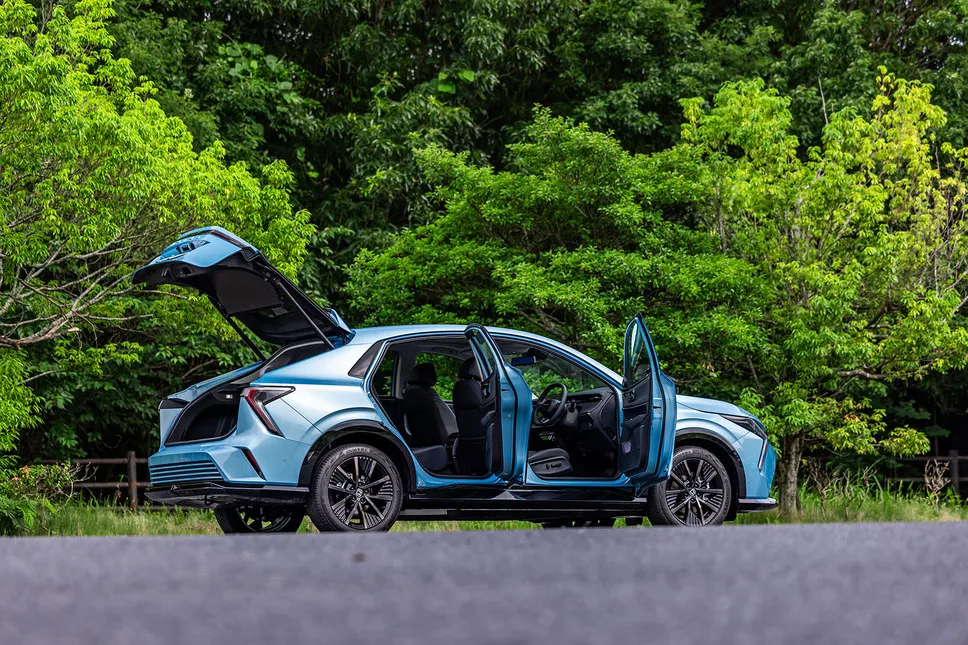Тест-драйв новой Honda Insight: став электромобилем китайского производства, Insight превратился в практичный автомобиль, который можно использовать как «бытовую технику» — фото 4