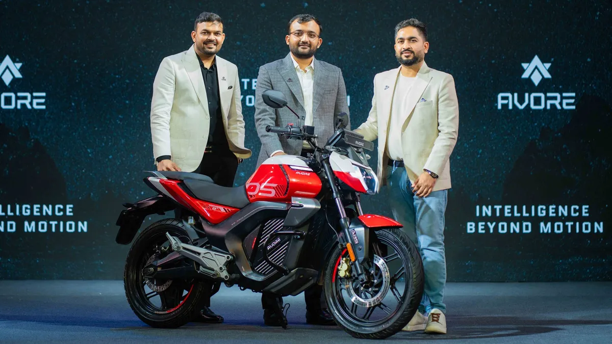 В Индии представлена линейка электромотоциклов Avore Electric EX: цены начинаются от 124 999 рупий — фото 2