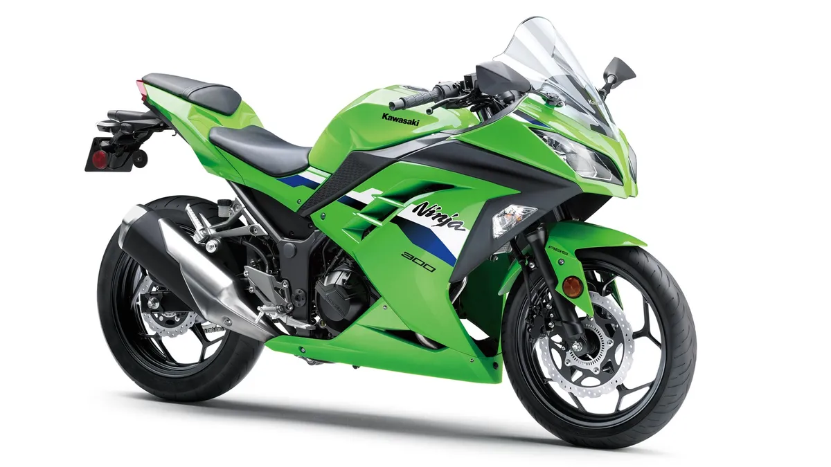 2027 Kawasaki Ninja 300 представлен в Индии по цене 3,34 лакх рупий