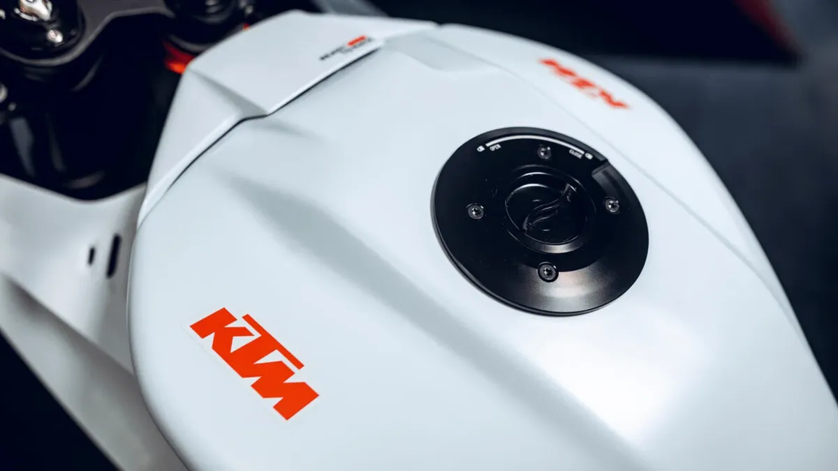 KTM анонсирует две модели суперспорта под влиянием программы MotoGP