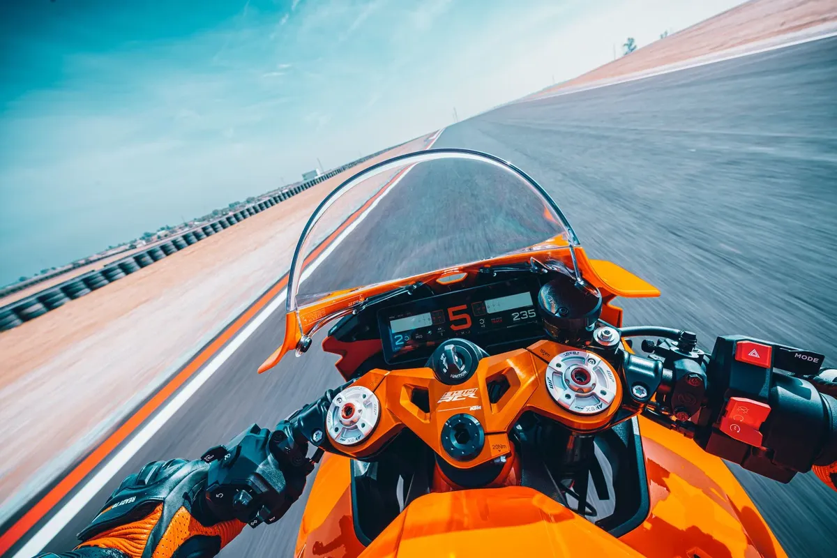 KTM анонсирует две модели суперспорта под влиянием программы MotoGP — фото 3